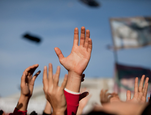 iStock_13934902_Hands_300px